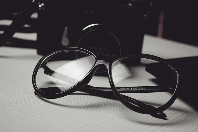 Pourquoi porter des lunettes anti lumière bleue ?