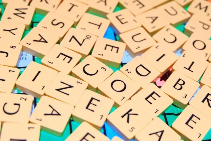 Un outil pour trouver un mot au Scrabble ou autres jeux similaires