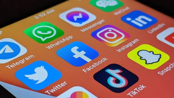 Whatsapp, tik Tok, Instagram, snapchat… ça ne s’arrête plus !
