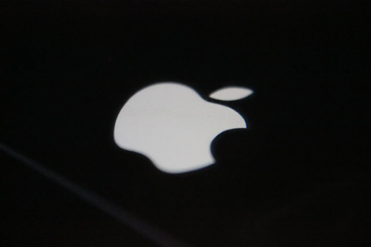 Publicités iconiques High-Tech : de Apple à Samsung, le classement ultime