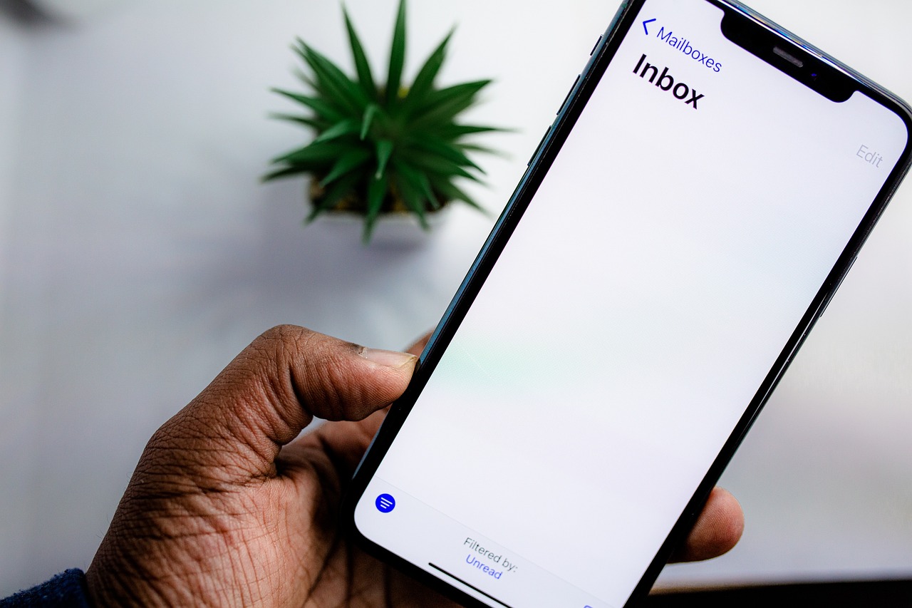 Comment supprimer un compte Outlook dans l’univers High-Tech : astuces et conseils