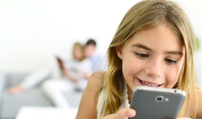 Contrôle parental sur smartphone : quels outils pour protéger vos enfants ?