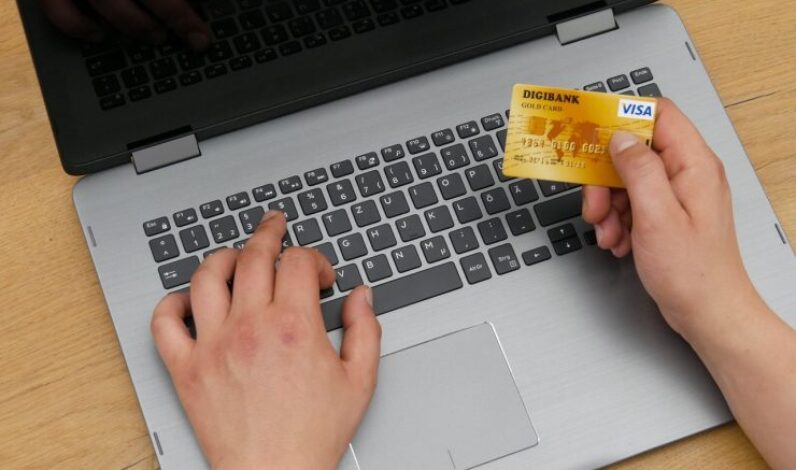 5_raisons_de_passer_à_la_banque_en_ligne_en_2022
