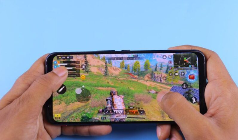 Un_smartphone_Android_et_un_petit_jeux_pour_passer_le_temps