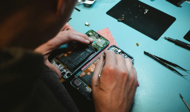 Écran de smartphone cassé ? Ces astuces à connaître absolument !