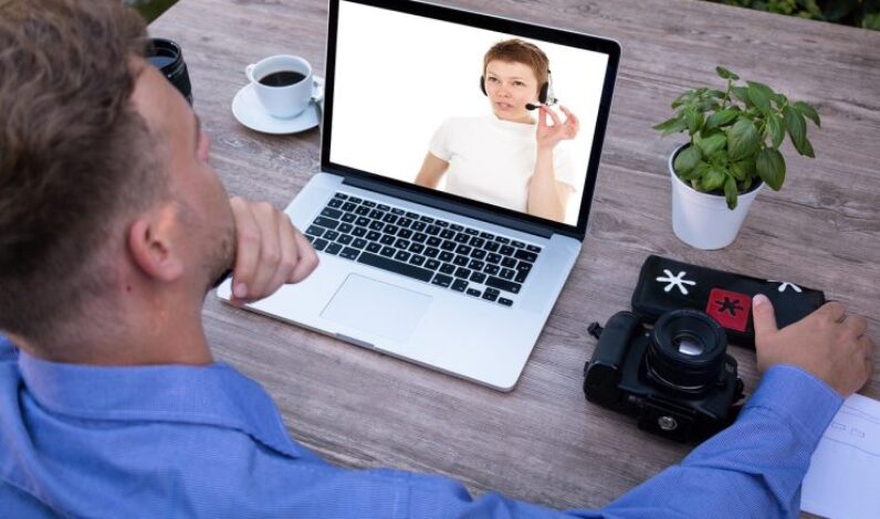 Depuis_l_arrivée_d_internet,_les_services_en_ligne_ont_explosé