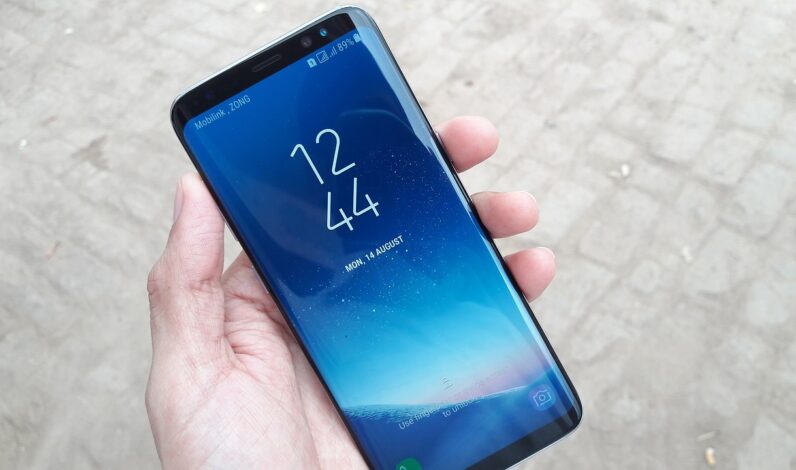 L_évolution_des_smartphones_Samsung_:_une_révolution_technologique
