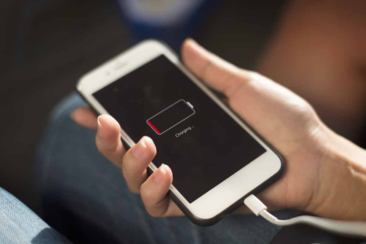 Apple en justice pour avoir bridé des performances de certains Iphone