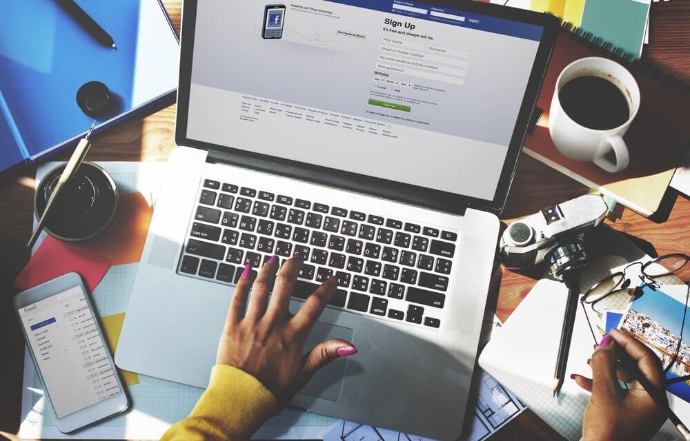 facebook redonne la priorité aux amis