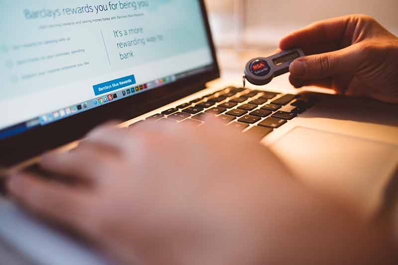 Vous voulez garder vos plans de vacances en sécurité ? Suivez ces 3 conseils