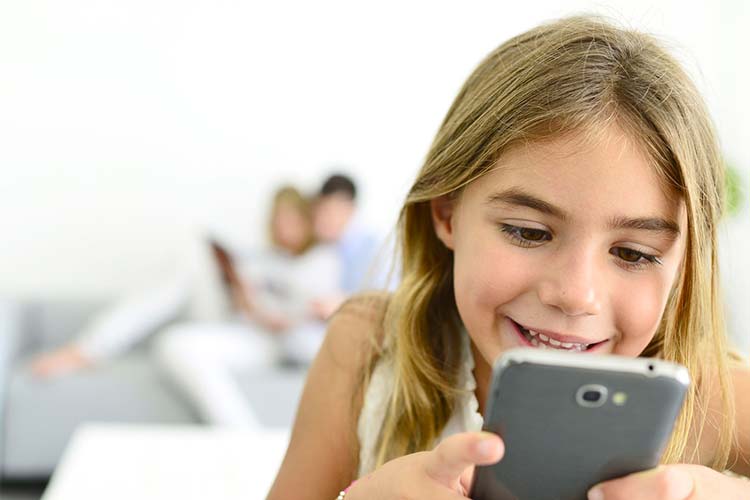 Contrôle parental sur smartphone : quels outils pour protéger vos enfants ?