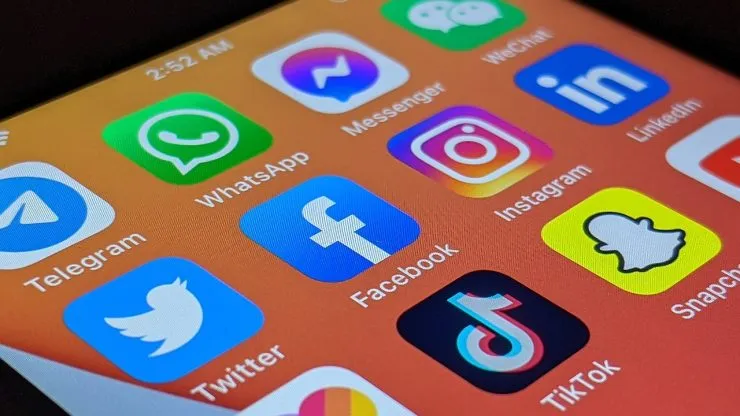 Lancer son entreprise sur le web : développer ses réseaux sociaux