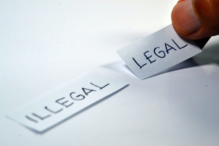 Qui juge et décide du caractère haineux et illicite d’un post ?