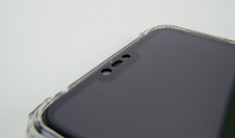 Customiser_son_téléphone_mobile_avec_une_vitre_teintée_pour_le_dos_du_smartphone