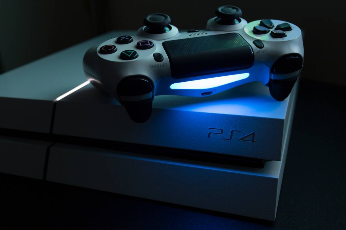 Est-ce que jouer à la PS4 est du retro gaming ?